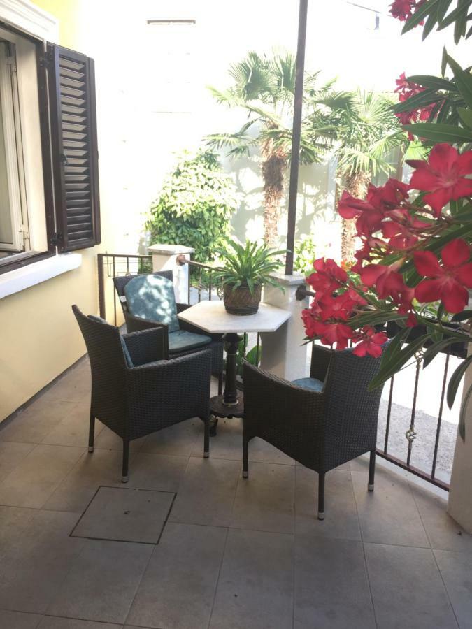 Rooms Tusculum Opatija Bagian luar foto