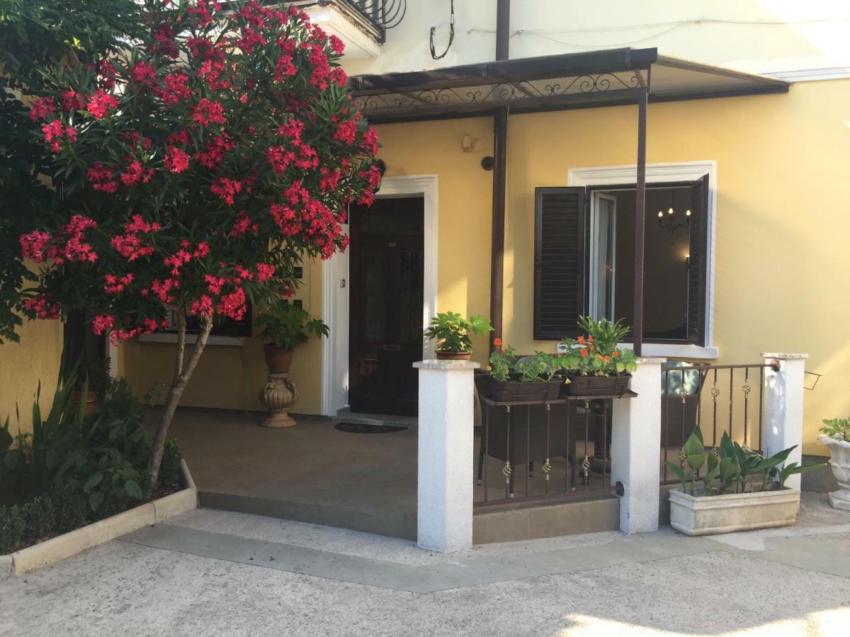 Rooms Tusculum Opatija Bagian luar foto