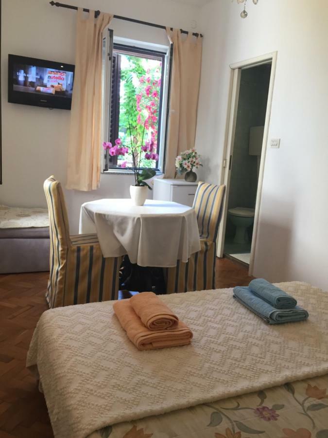 Rooms Tusculum Opatija Bagian luar foto